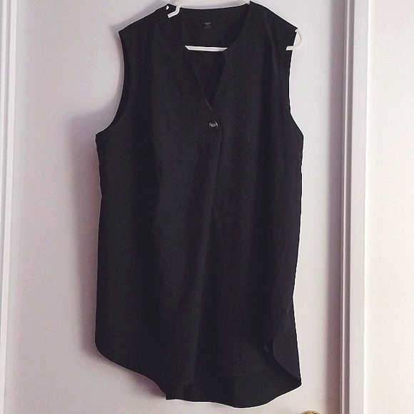 LAST CHANCE - Black Faux Vest Style Top - Picture 1 of 4